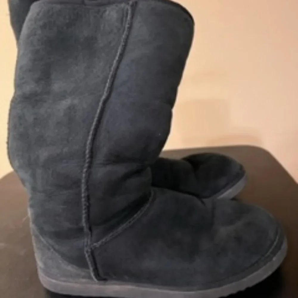 Ugg tall black boots size 11